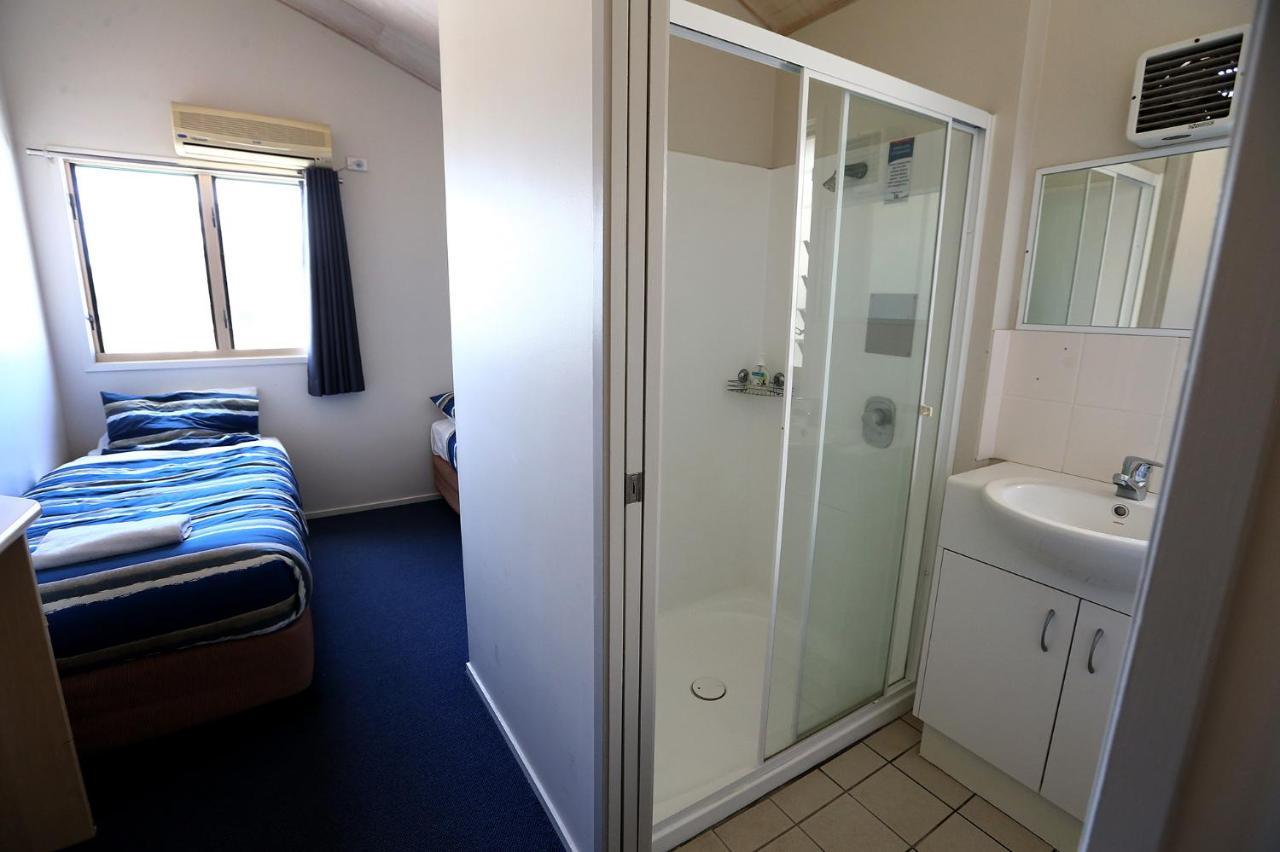 Gold Coast Performance Centre Hostel Bagian luar foto