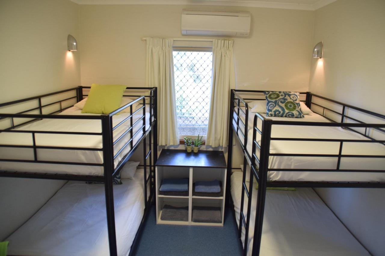 Gold Coast Performance Centre Hostel Bagian luar foto